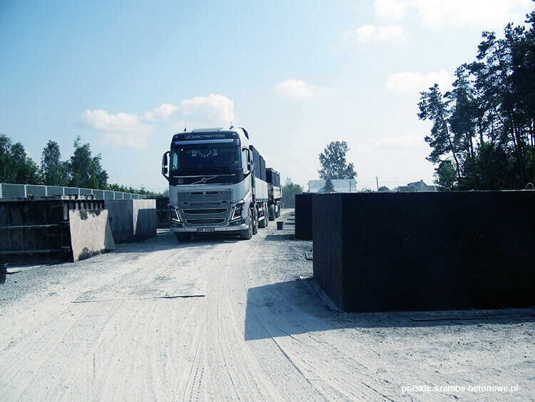 Transport szamb betonowych  w Głuchołazach
